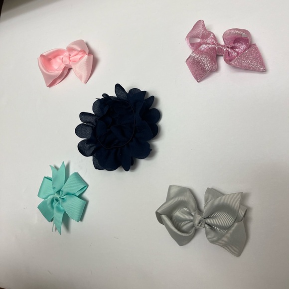 ❤️ FREE with any purchase 🙏🏽 Lot of 4 🎀🩵💖 bows clips and 1 ruffle scrunchie - Picture 6 of 14